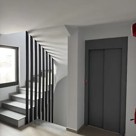 Διαμέρισμα Modern 2-floor Steps From The Sea